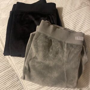 skims Velvet Bottoms - Black and Gray